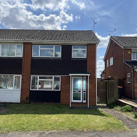 Charming 3-Bed House In Leighton Buzzard Villa Exterior foto