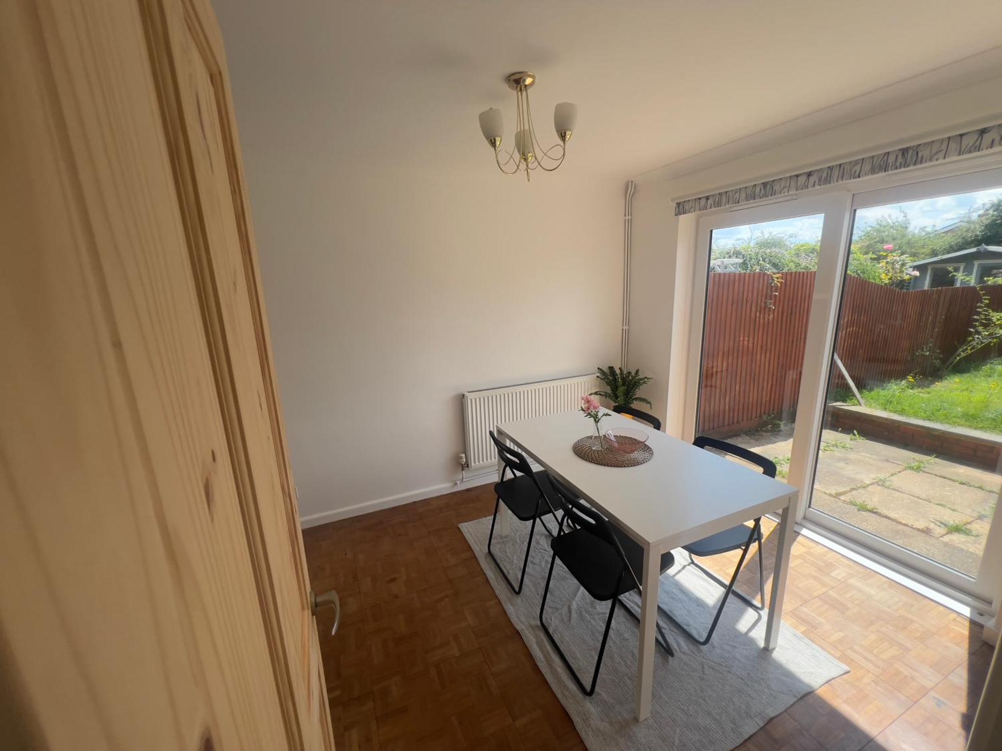 Charming 3-Bed House In Leighton Buzzard Villa Exterior foto