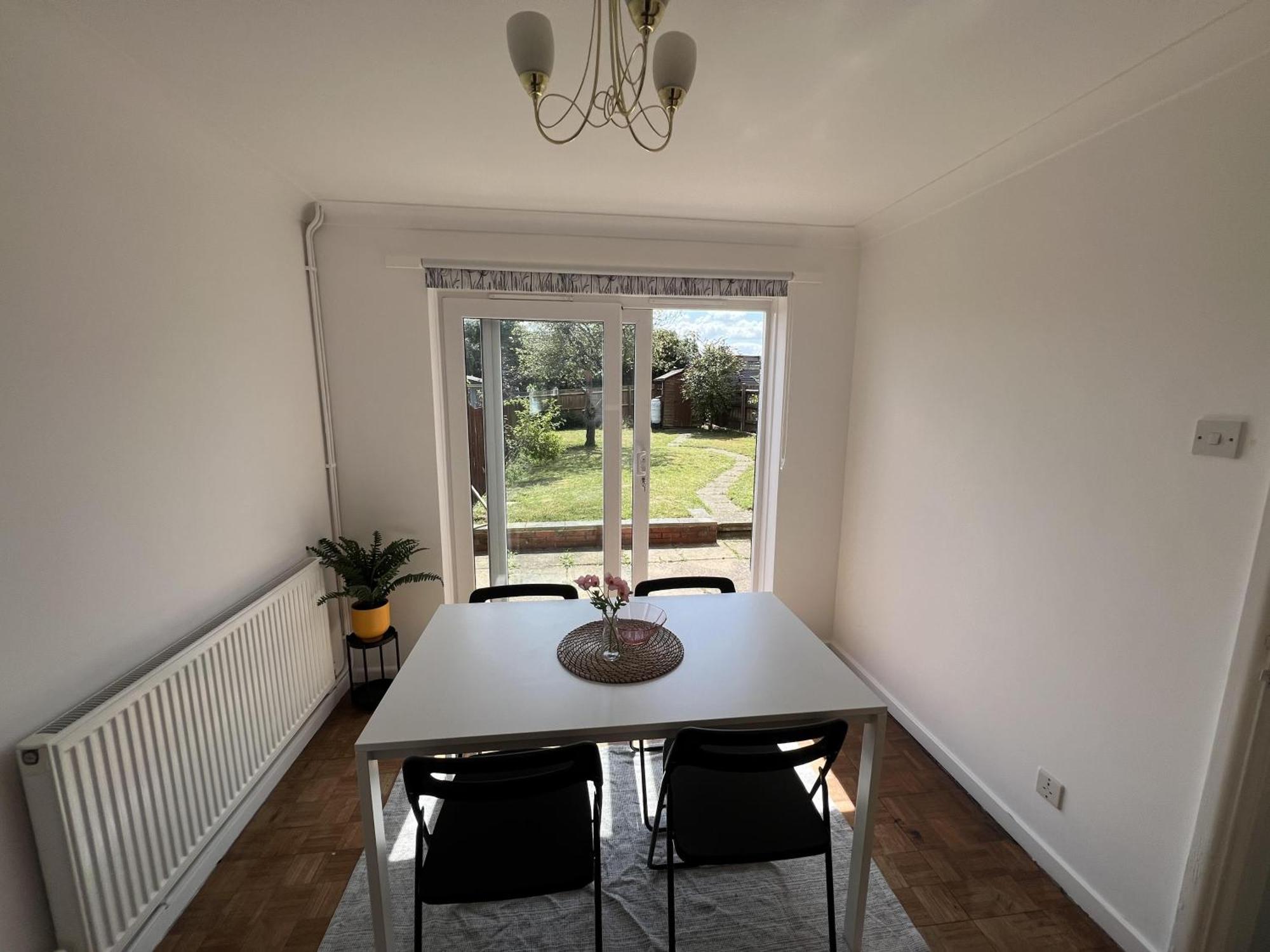 Charming 3-Bed House In Leighton Buzzard Villa Exterior foto